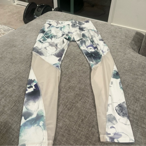 Athleta Floral Mudra 7/8 Leggings Women’s size SIZE Small White Mesh Panel - Picture 6 of 8